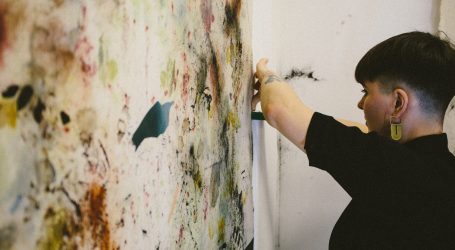 Gallery to display Gillian King paintings made from extracted pigments of decaying plants