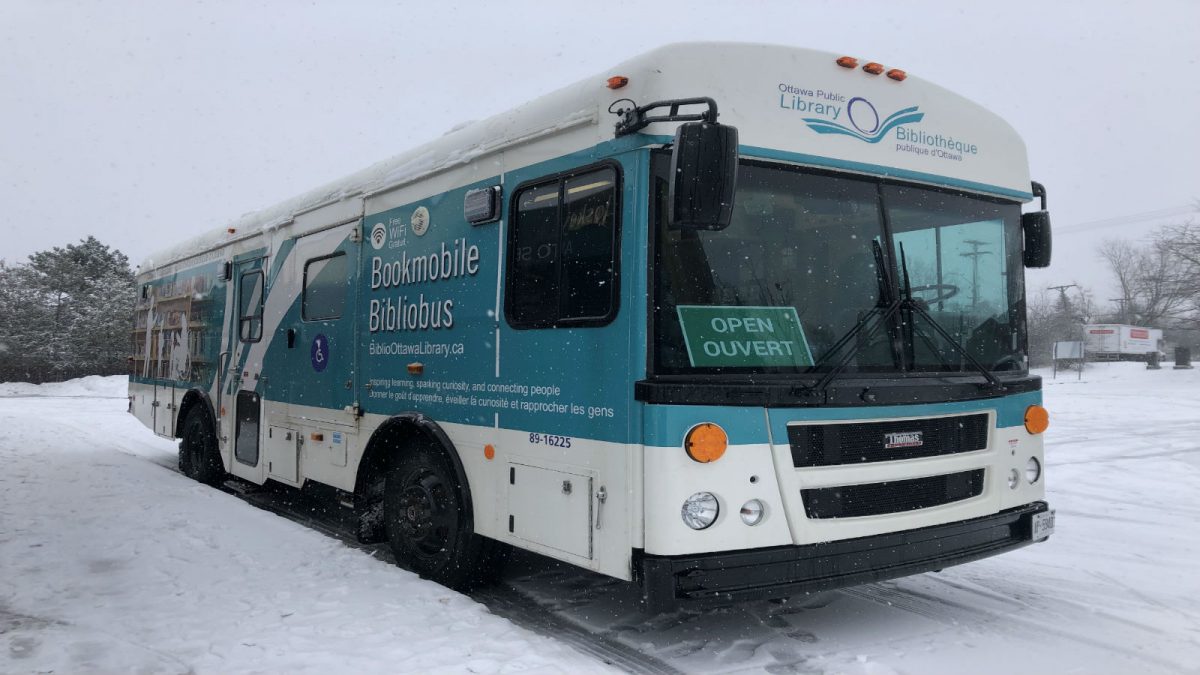 BOOKMOBILE-BUS