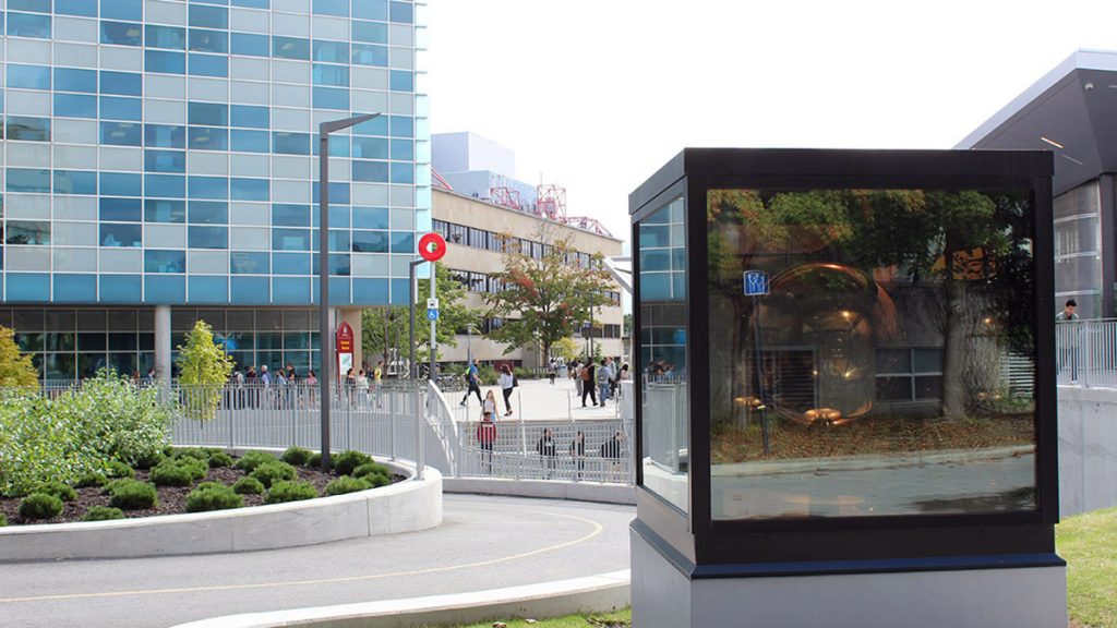 The Sphere Field is a two metre-tall cube outside of uOttawa station meant to represent change. 