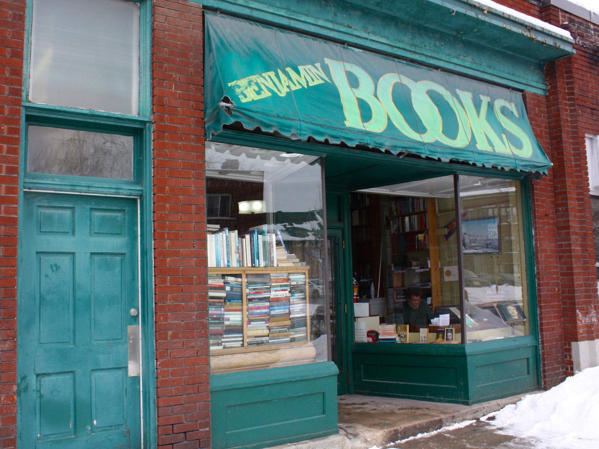 Ottawa's used book stores find ways to survive in digital market