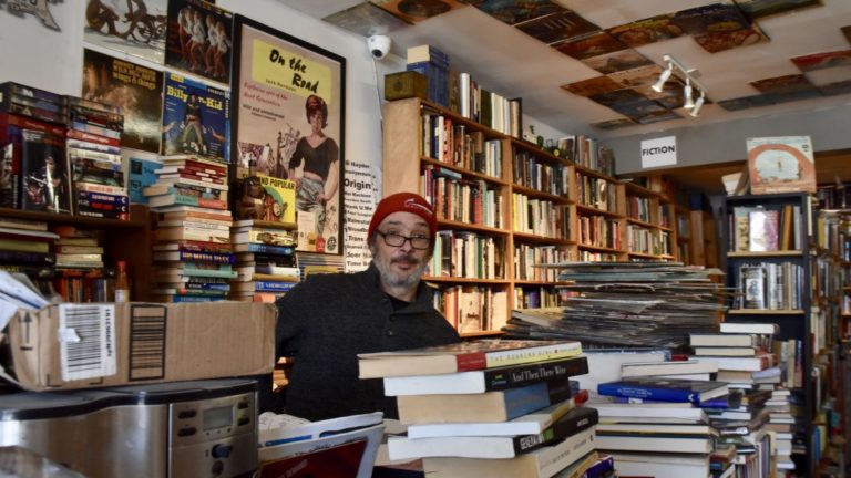 Ottawa's used book stores find ways to survive in digital market ...