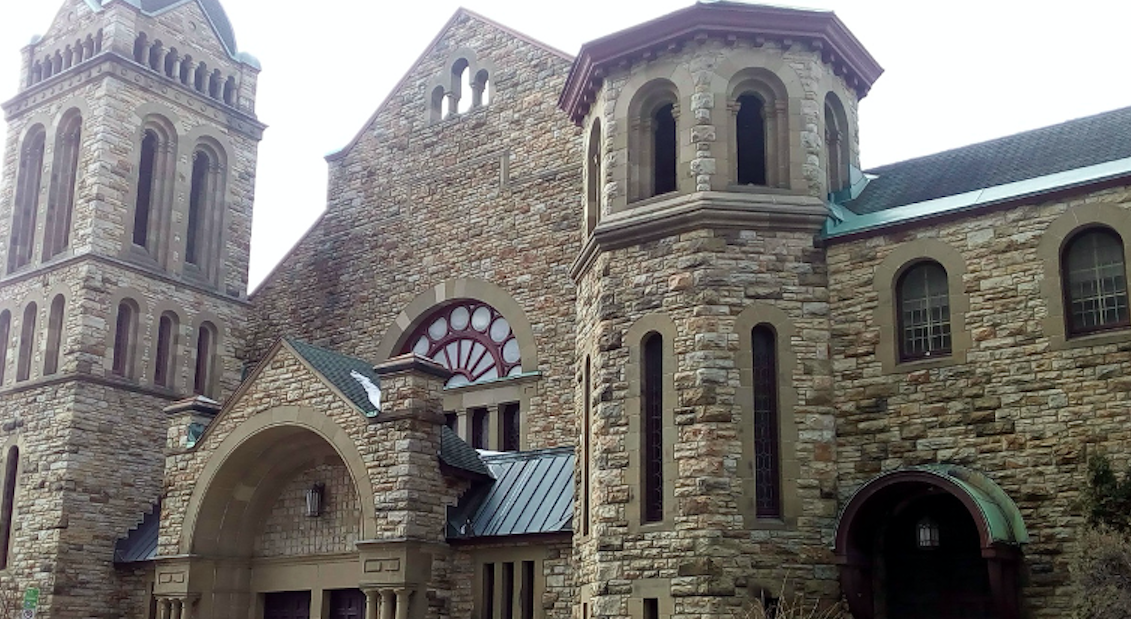 Photo shows large, stonewalled church in downtown Ottawa