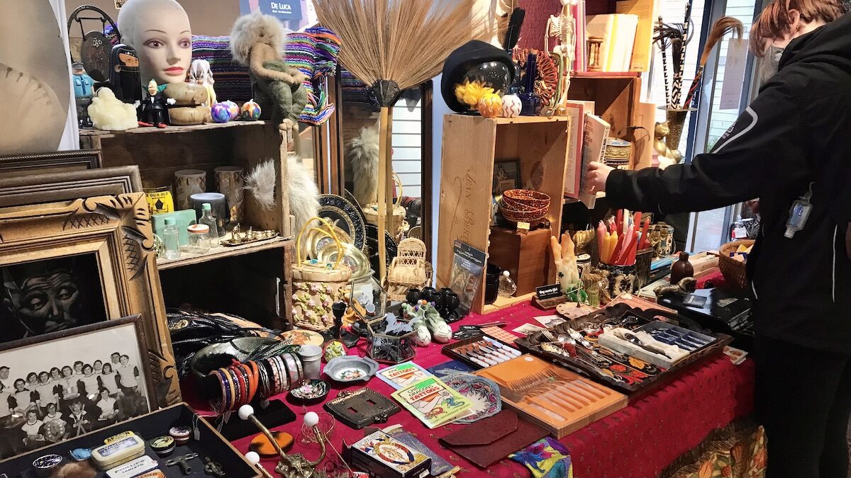 Inaugural Ottawa Mystic Market offers  glimpse into worlds of witchcraft and the occult