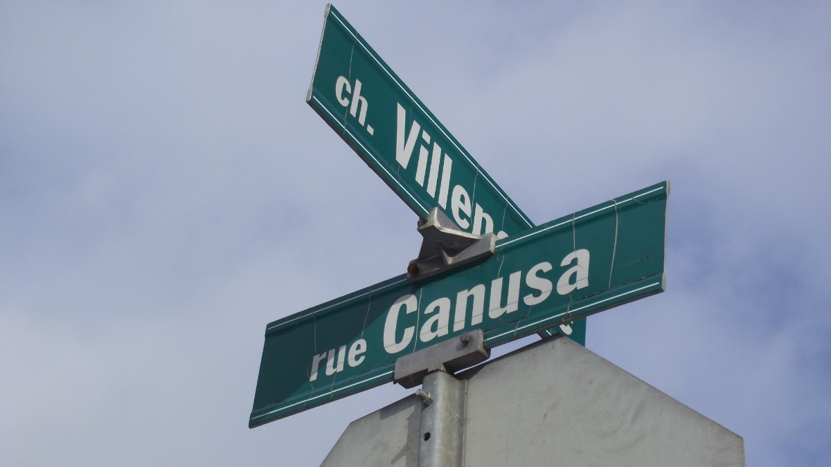 Rue Canusa is formed from the names of the two countries on which it lies. [Photo: Jonathan Got © 2021]