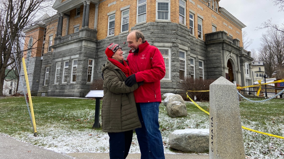 Canadian Hélène Hamel and American Mark Lindon revel at being reunited on the same side of the border. [Photo: Jonathan Got © 2021]