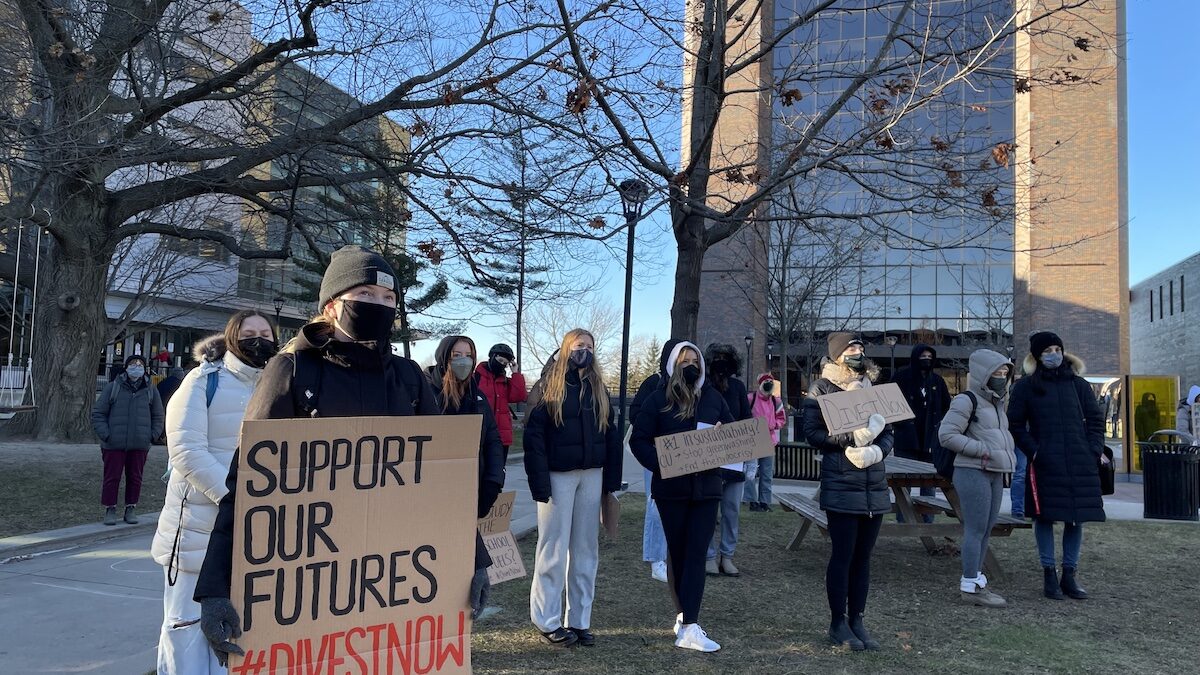 Carleton students push university to divest funds from fossil fuels investments