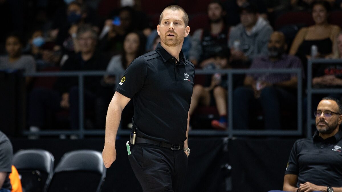 BlackJacks dismiss head coach Charles Dubé-Brais, hire uOttawa’s James Derouin