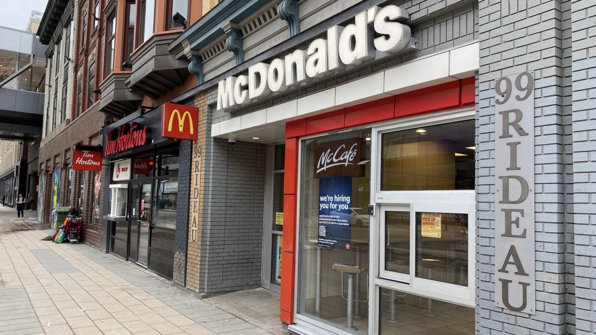 As infamous Rideau McDonald’s closes, diners plan march to show their love
