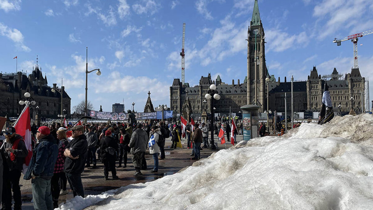 Echoing convoy, 50 anti-vaxxers return to Parliament Hill to decry jab