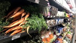 Photo of the produce shelf at Saveurs - Épicerie urbaine